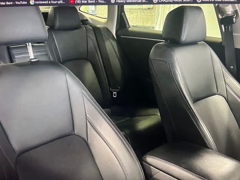 Used 2018 Honda Clarity Touring image 4