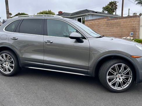 Used 2013 Porsche Cayenne Diesel AWD/4WD image 4