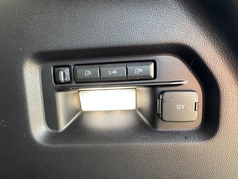 Used 2020 Ford Explorer Limited image 21