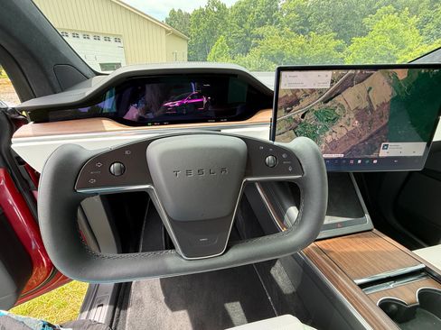 Used 2023 Tesla Model X AWD/4WD image 23