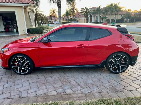 Used 2020 Hyundai Veloster N w/ Performance Package image 6