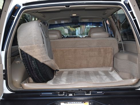 Used 1999 Chevrolet Tahoe 4WD 2-Door w/ Preferred Equipment Group image 18