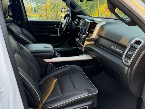 Used 2019 RAM 1500 Laramie image 10