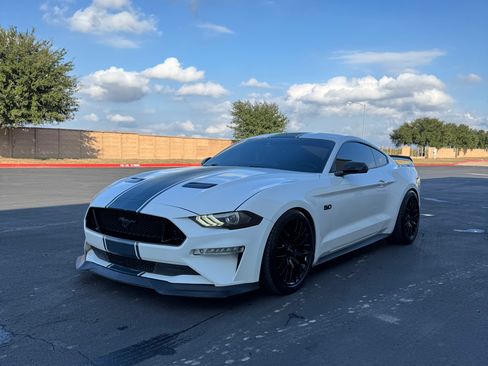 Used 2019 Ford Mustang GT Premium w/ GT Performance Package image 4