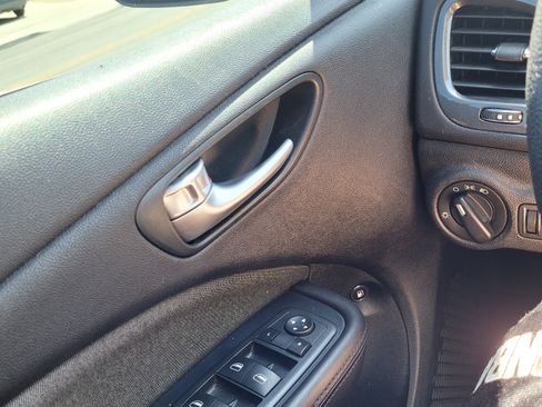 Used 2013 Dodge Dart SE w/ Value Group image 9