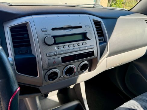 Used 2006 Toyota Tacoma PreRunner image 16