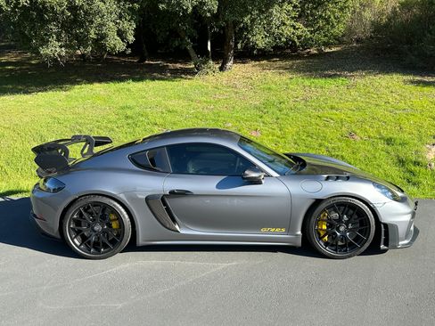 Used 2024 Porsche 718 Cayman GT4 RS image 4