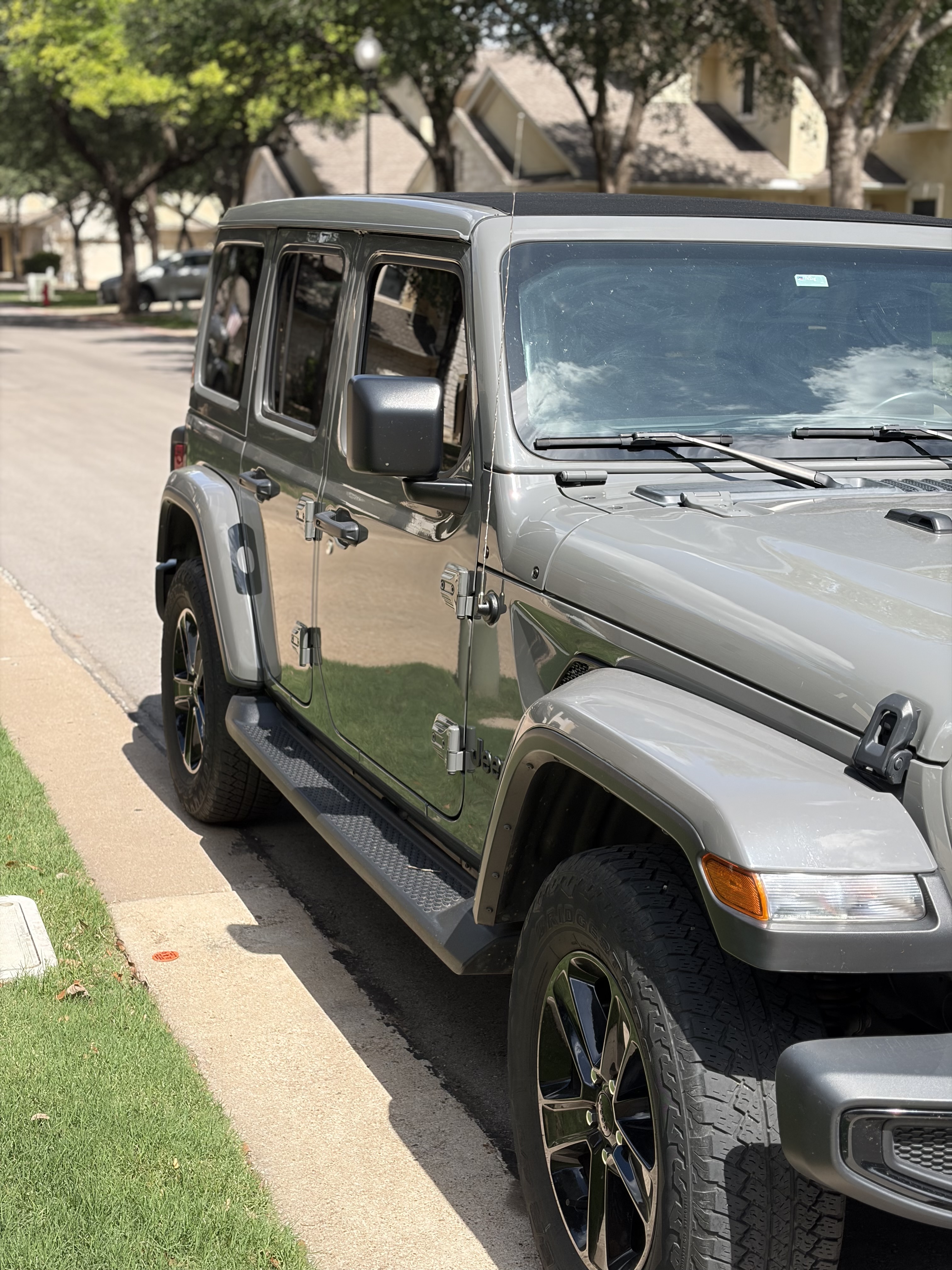 Used 2022 Jeep Wrangler Unlimited Sahara AWD/4WD image 6