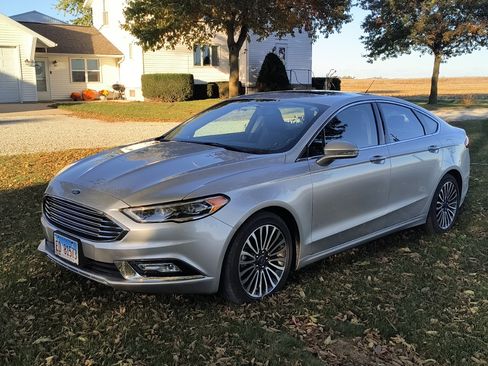 Used 2017 Ford Fusion SE w/ Fusion SE Technology Package image 1