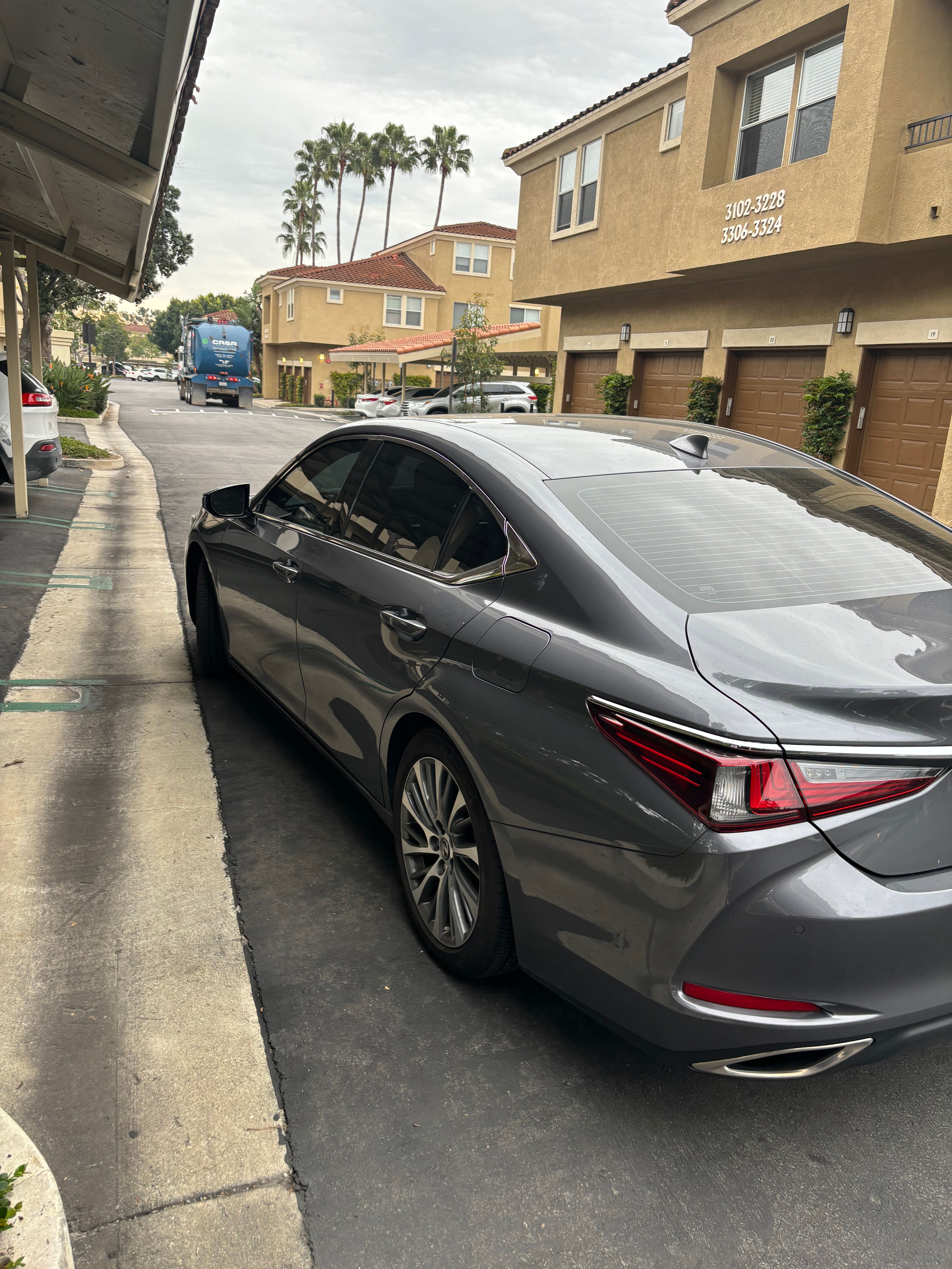 Used 2020 Lexus ES 350 w/ Premium Package FWD image 2