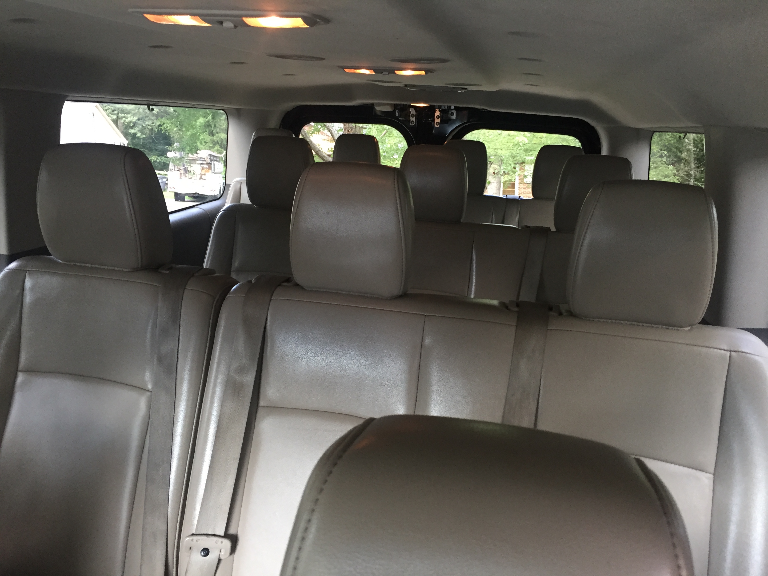 Used 2013 Nissan NV 3500 SL w/ Technology Pkg RWD image 9