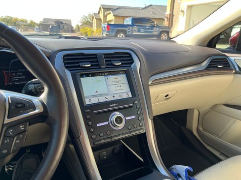 Used 2018 Ford Fusion Platinum image 18