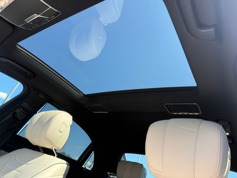 Used 2020 Mercedes-Benz S 560 4MATIC Sedan image 16