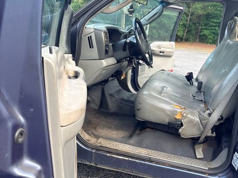 Used 2004 Ford F250 XL RWD image 12