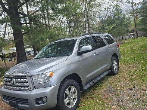 Used 2013 Toyota Sequoia SR5 AWD/4WD image 1