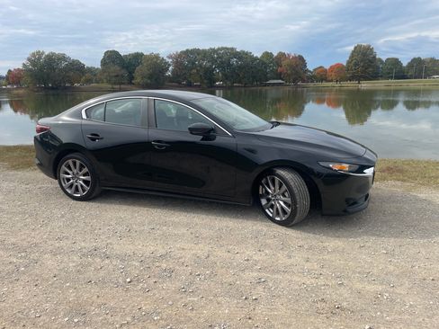 Used 2020 MAZDA MAZDA3 Sedan w/ Select Package image 9