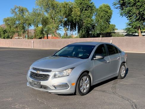 Used 2016 Chevrolet Cruze LS image 9