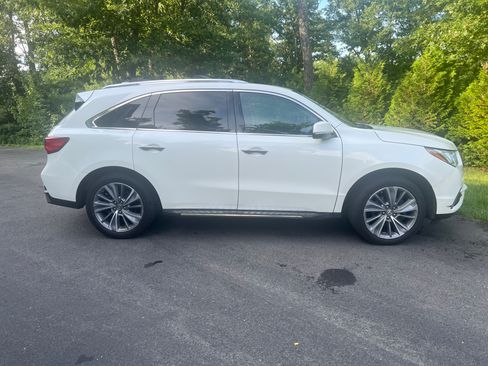 Used 2018 Acura MDX w/ Technology & Entertainment AWD/4WD image 2