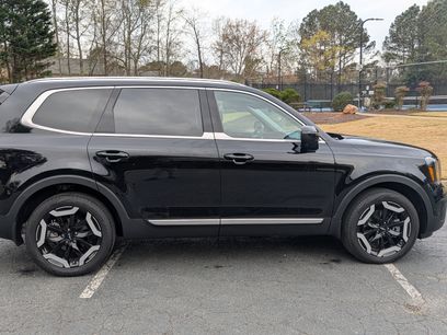 Used 2024 Kia Telluride EX w/ EX Captain's Chair Package