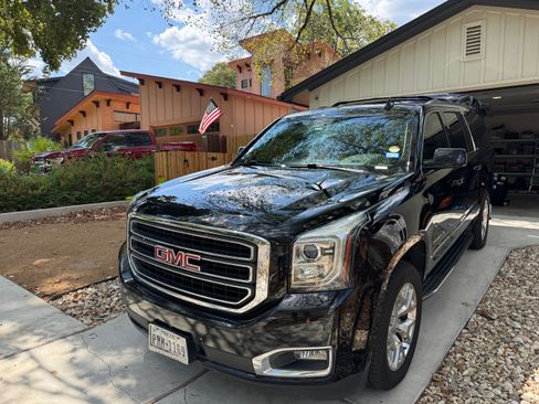 Used 2019 GMC Yukon XL SLT w/ Open Road Package RWD image 4