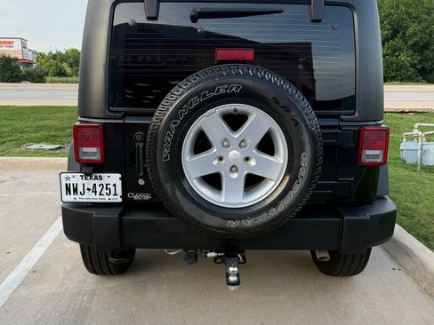 Used 2016 Jeep Wrangler Sport w/ Quick Order Package 24S AWD/4WD image 4