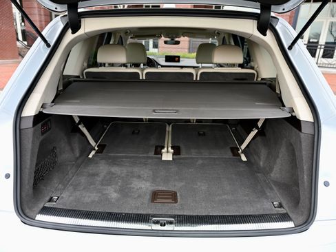 Used 2018 Audi Q7 3.0T Prestige w/ Prestige Package image 24