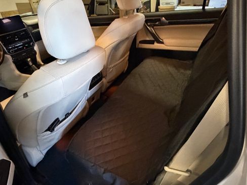 Used 2022 Lexus GX 460 Premium w/ Premium Package image 11