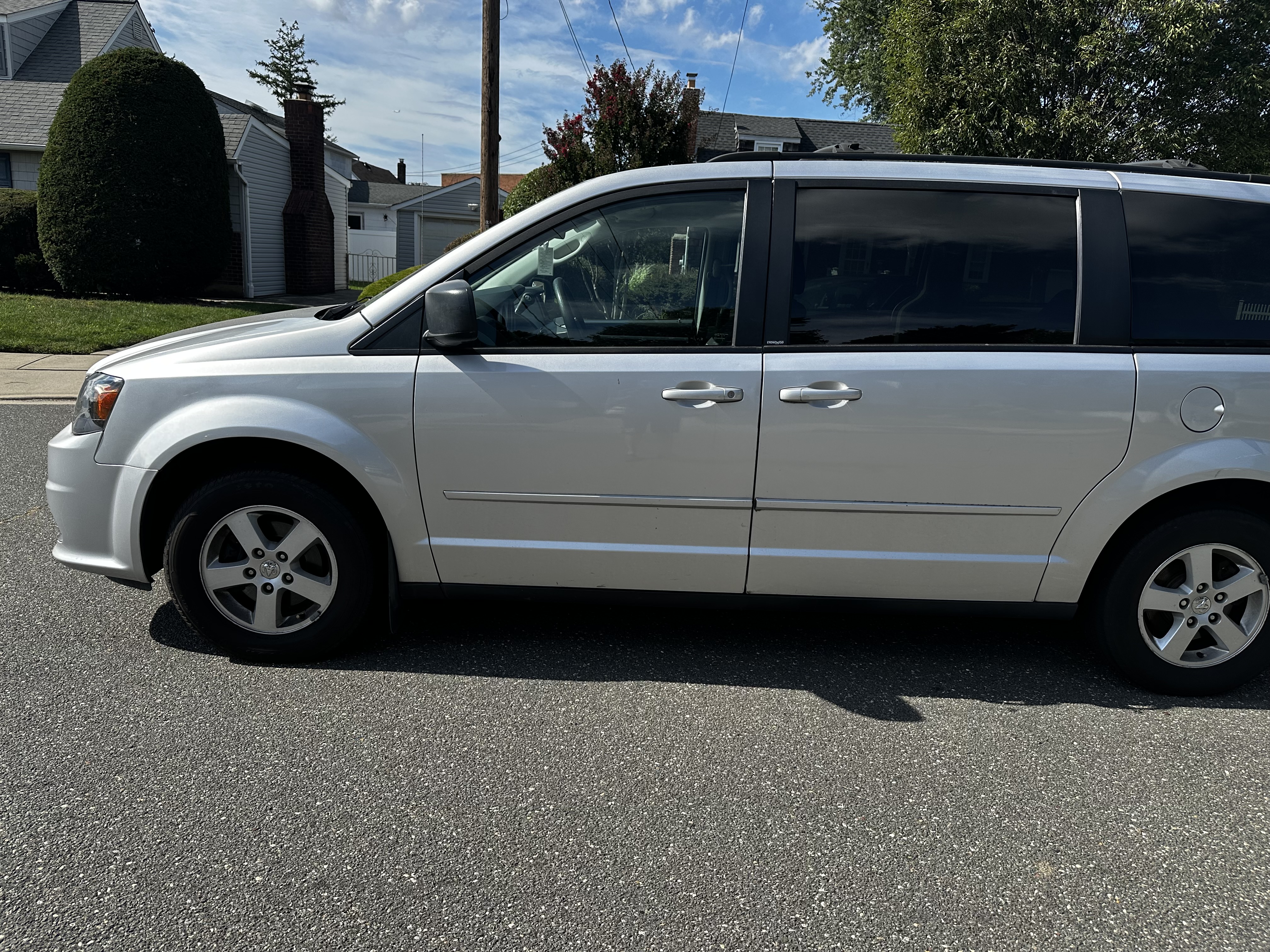 Used 2010 Dodge Grand Caravan SE FWD image 24