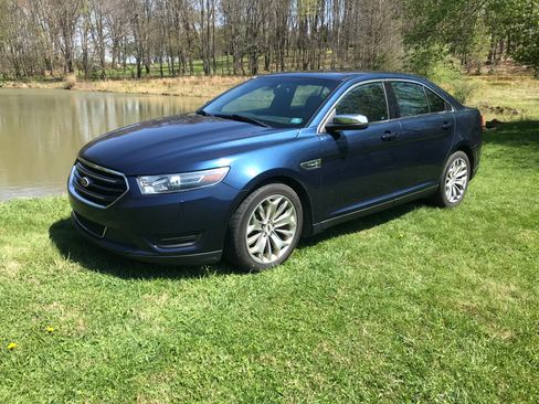 Used 2016 Ford Taurus Limited FWD image 4