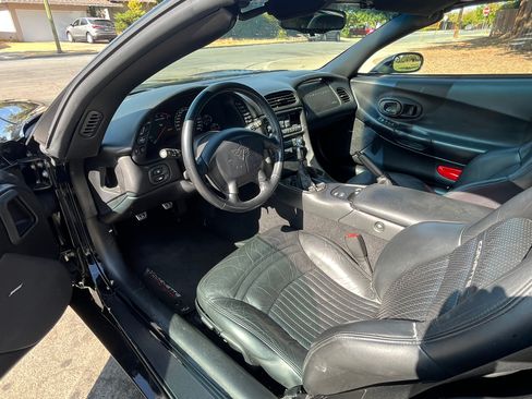 Used 2000 Chevrolet Corvette Coupe w/ Memory Pkg image 11