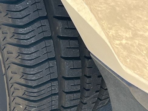 Used 2018 Ford EcoSport SE w/ SE Convenience Package image 6