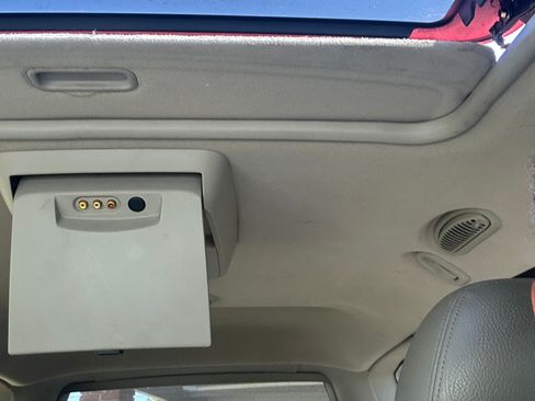 Used 2004 Dodge Durango SLT image 11