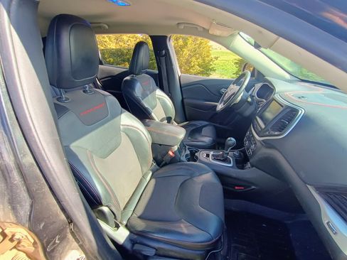 Used 2015 Jeep Cherokee Trailhawk image 14