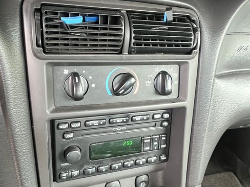 Used 2001 Ford Mustang GT RWD image 11