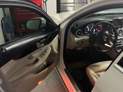 Used 2017 Mercedes-Benz C 300 Sedan image 8