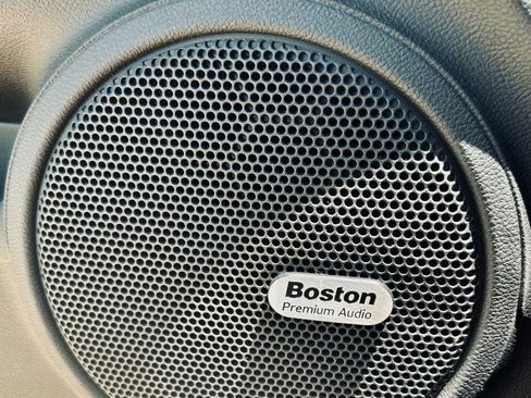 Used 2013 Chevrolet Camaro SS w/ Hot Wheels Special Edition image 13