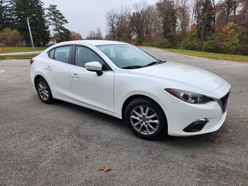 Used 2016 MAZDA MAZDA3 i Sport w/ Preferred Equipment Package image 9