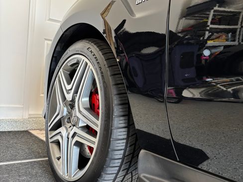 Used 2014 Mercedes-Benz ML 63 AMG 4MATIC image 4