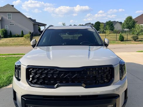 Used 2025 Kia Telluride SX Prestige X-Line AWD/4WD image 2