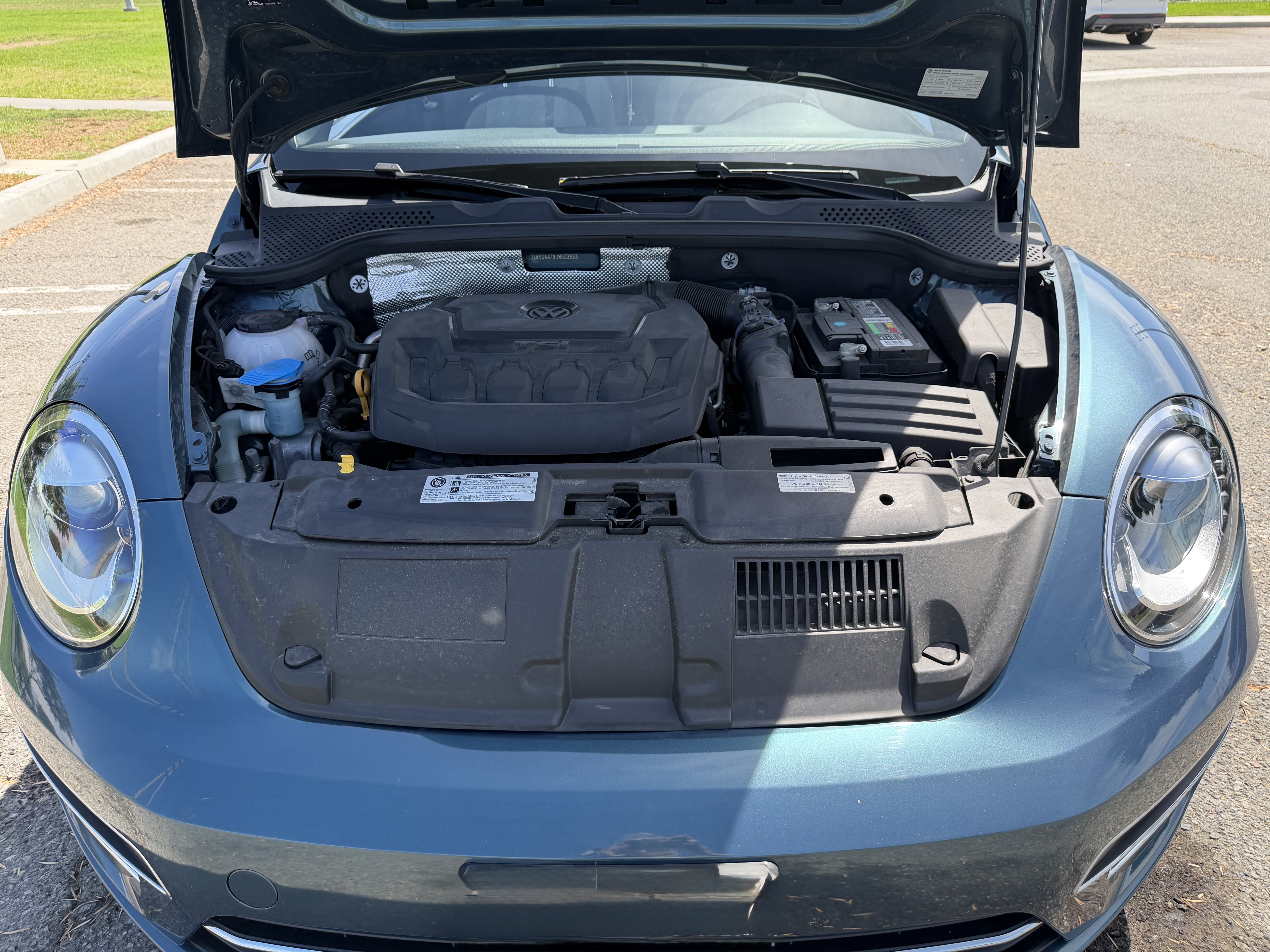 Used 2018 Volkswagen Beetle 2.0T Coast FWD image 17