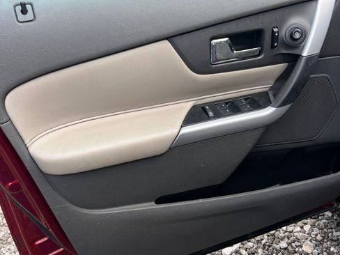Used 2013 Ford Edge SEL FWD image 11