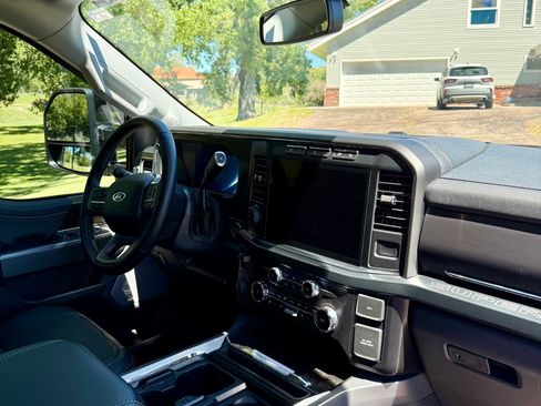 Used 2024 Ford F350 Lariat w/ Lariat Ultimate Package AWD/4WD image 10