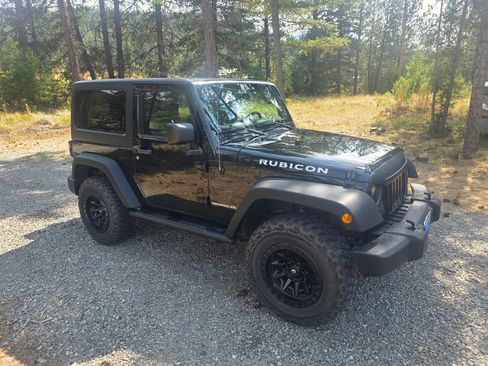 Used 2011 Jeep Wrangler Rubicon w/ PWR Convenience Group AWD/4WD image 5