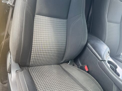 Used 2018 Dodge Challenger SXT image 12