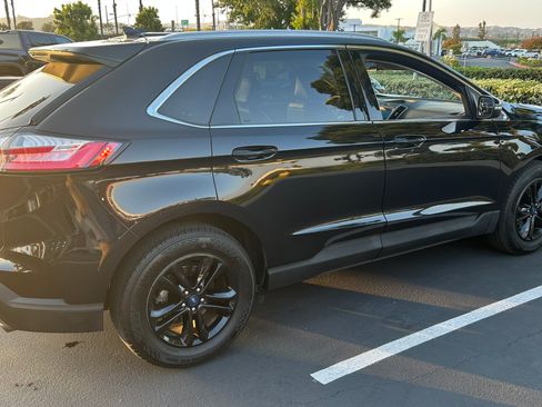 Used 2020 Ford Edge SEL AWD/4WD image 14