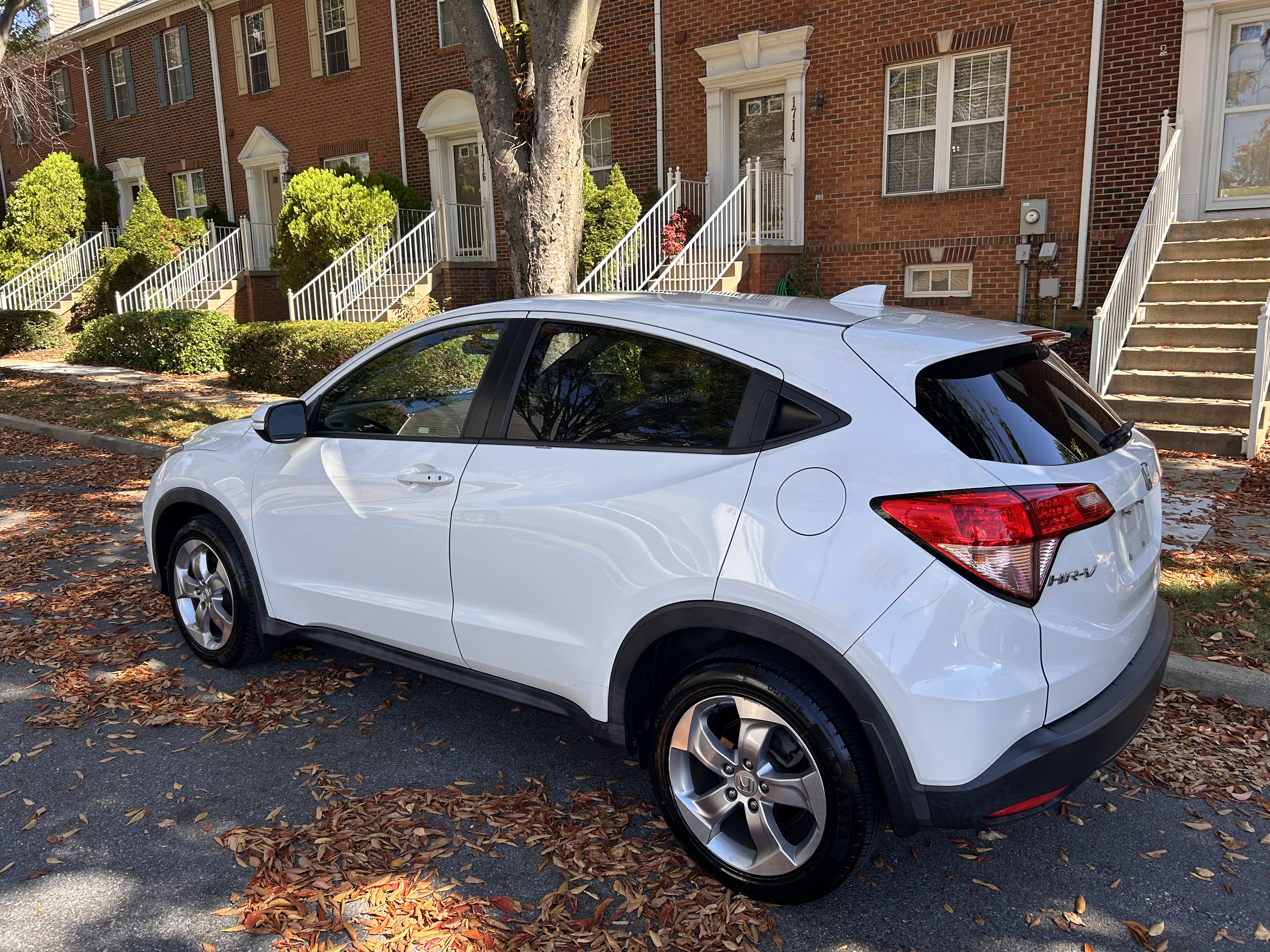 Used 2017 Honda HR-V EX image 5