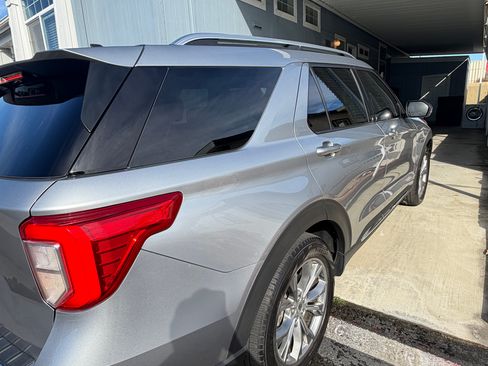 Used 2021 Ford Explorer Limited w/ Equipment Group 301A image 2