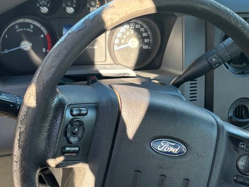 Used 2016 Ford F550 2WD Regular Cab Super Duty image 8