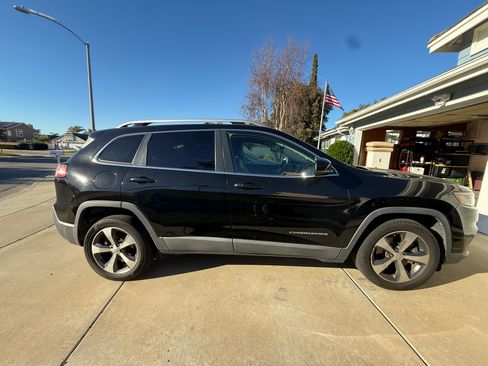 Used 2019 Jeep Cherokee Limited image 5