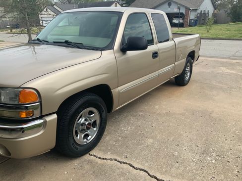 Used 2004 GMC Sierra 1500 SLE w/ Light Duty Power Package image 4